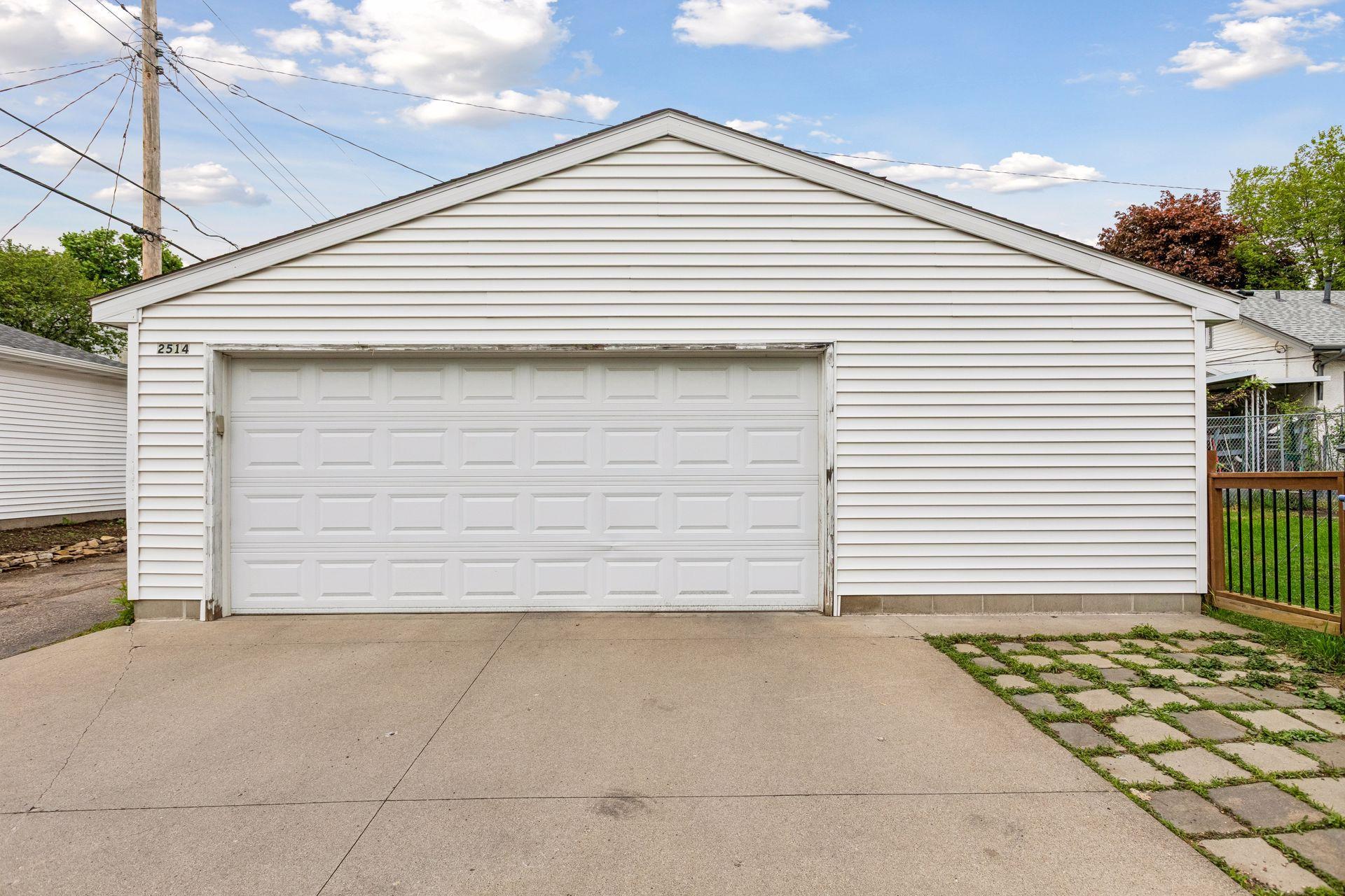 2+ Car Garage