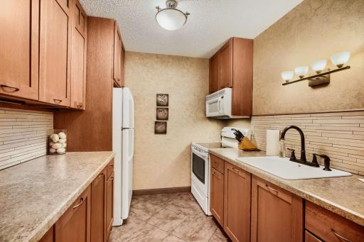 2495 Canabury Drive, 334, Saint Paul, MN 55117