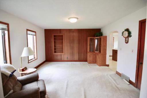 102 4th Avenue SE, Lidgerwood, ND 58053