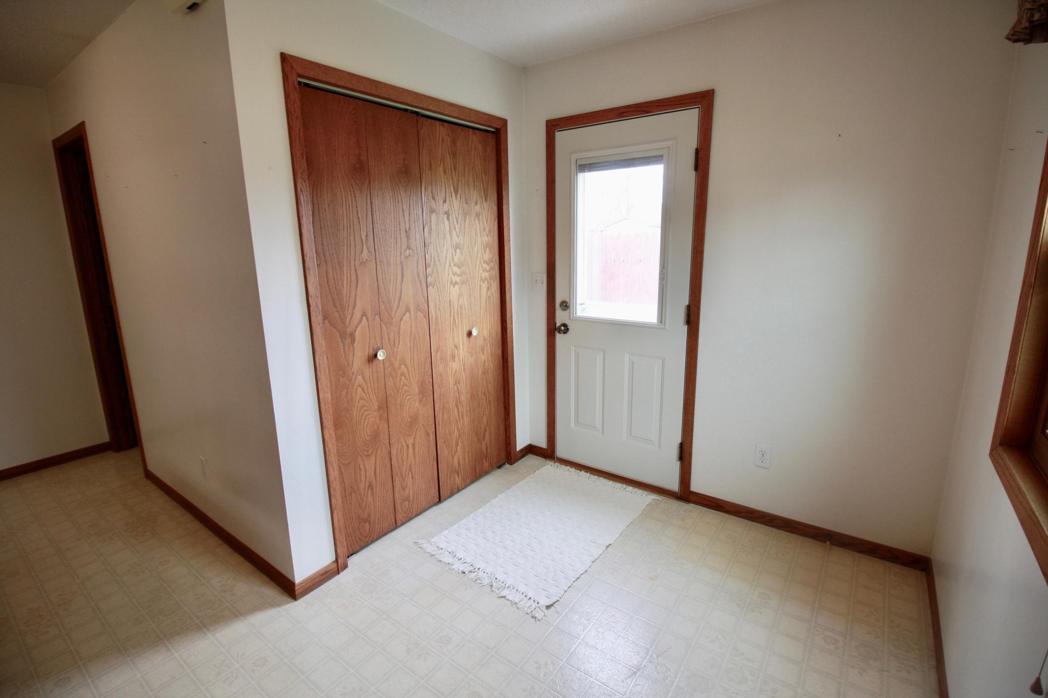 Rear/west entry