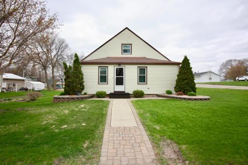 102 4th Avenue SE, Lidgerwood, ND 58053