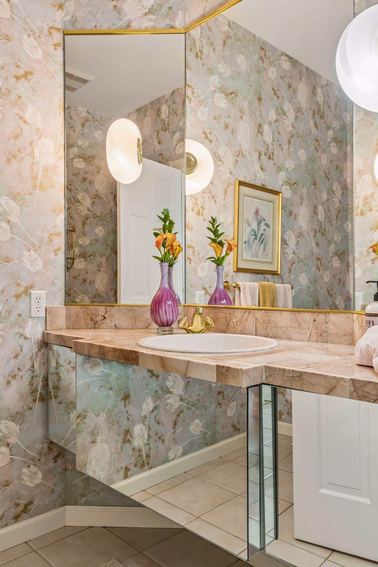 Main level guest bath