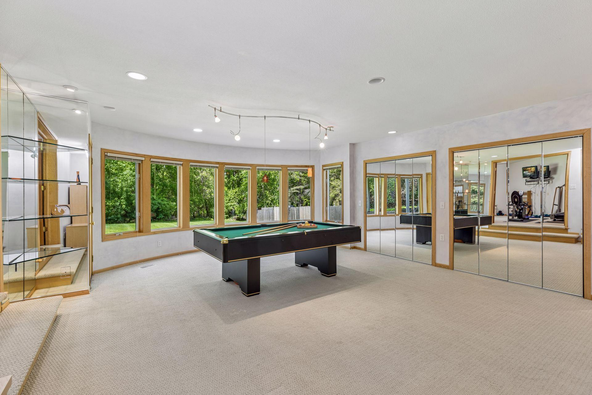 Walk out-Lower level recreation room