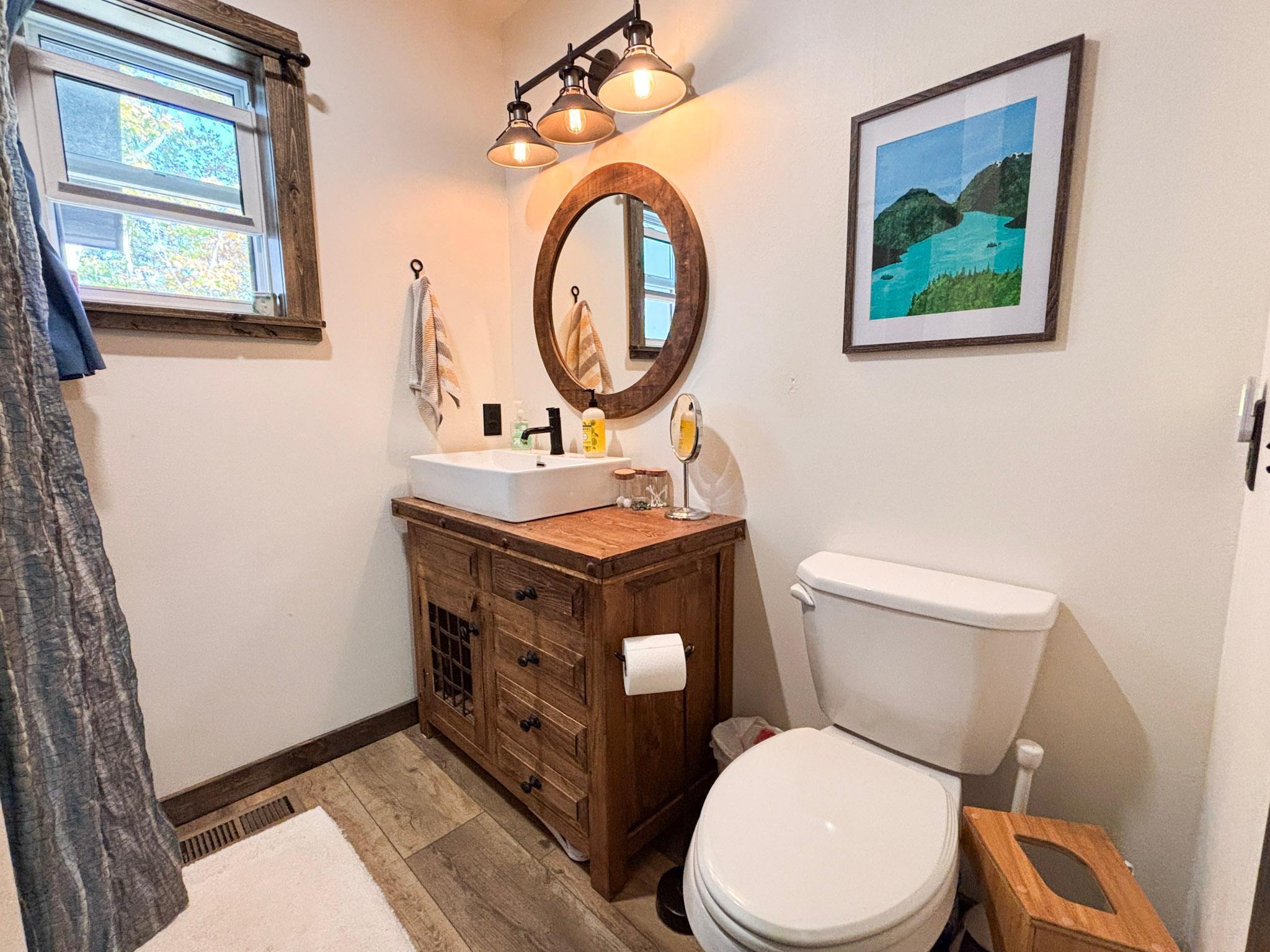 Main bathroom