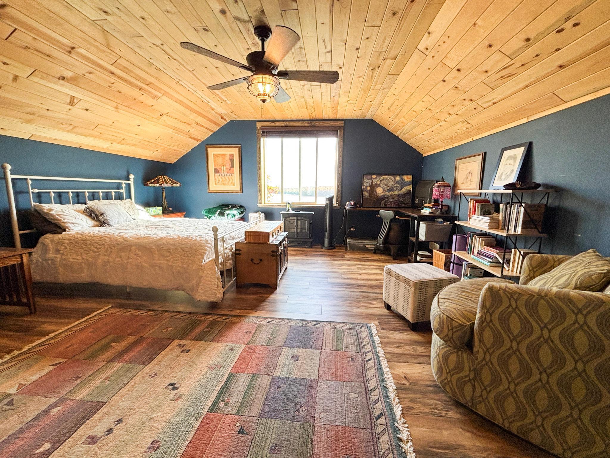 Upper level bedroom/ office