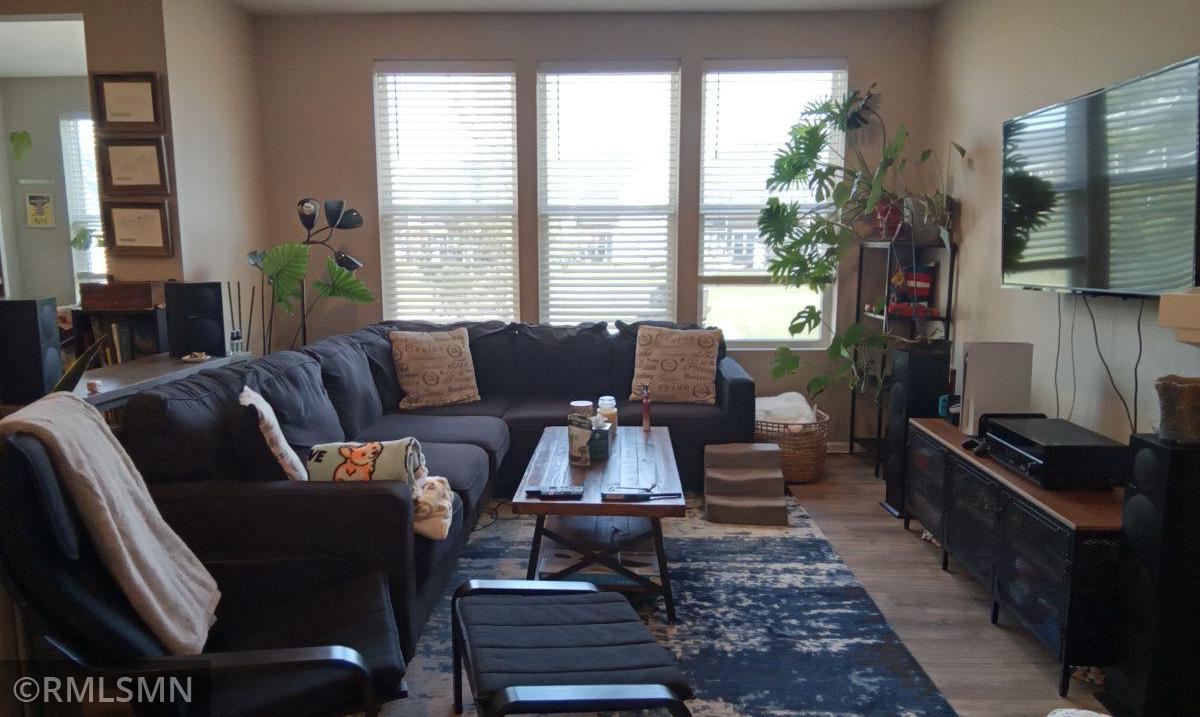 Living Room.jpg
