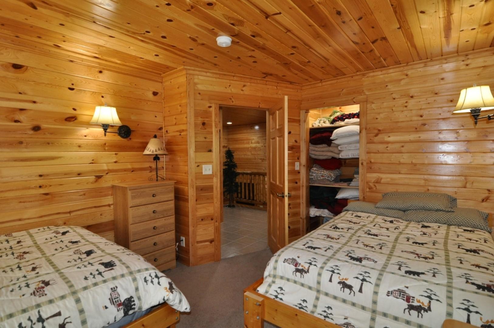 Spacious room with Lighted Closet