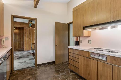 1 Poplar Lane, Saint Paul, MN 55127