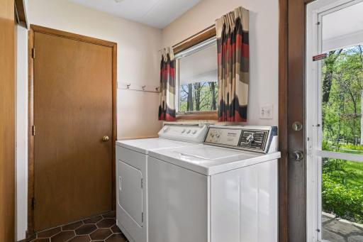 1 Poplar Lane, Saint Paul, MN 55127
