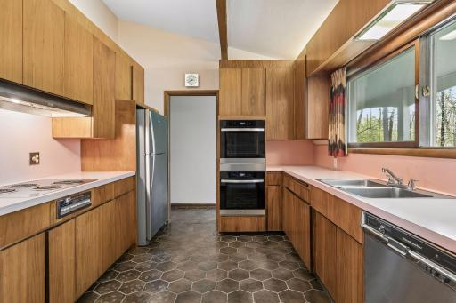 1 Poplar Lane, Saint Paul, MN 55127