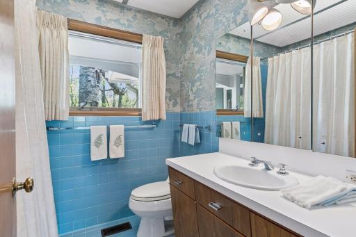 1 Poplar Lane, Saint Paul, MN 55127