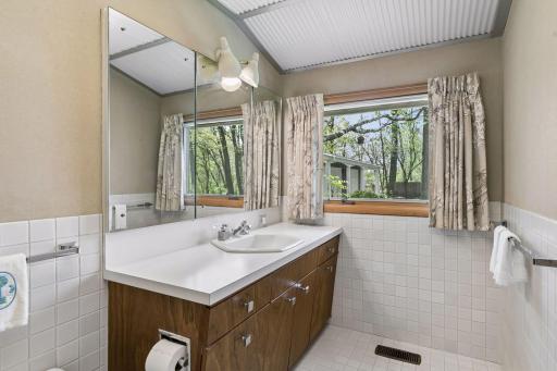 1 Poplar Lane, Saint Paul, MN 55127