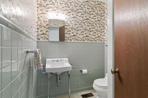 1 Poplar Lane, Saint Paul, MN 55127