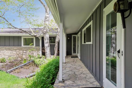 1 Poplar Lane, Saint Paul, MN 55127
