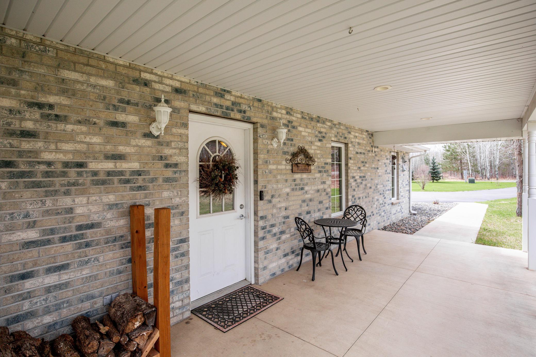 Entry/Covered Porch