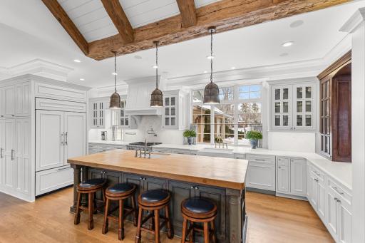 Chef's Kitchen with Center Island - High End Appliances
