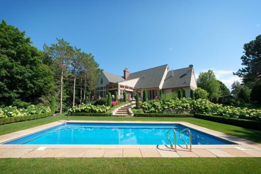 16' x 32' Custom Heated Pool