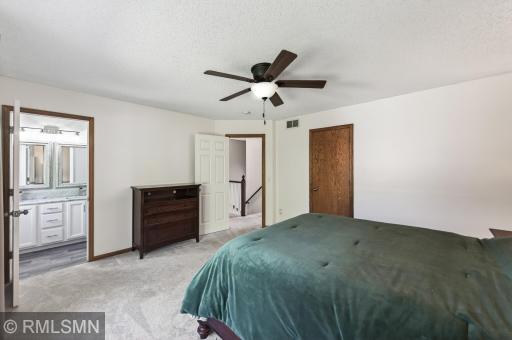 20374 Kensington Way, Lakeville, MN 55044