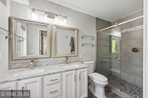 20374 Kensington Way, Lakeville, MN 55044