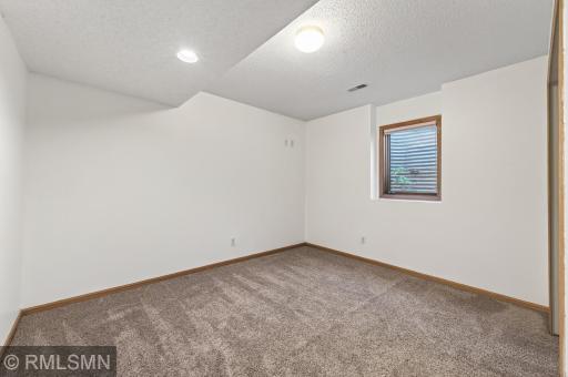 20374 Kensington Way, Lakeville, MN 55044