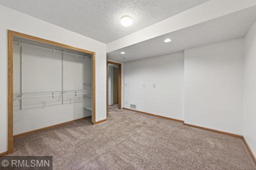 20374 Kensington Way, Lakeville, MN 55044