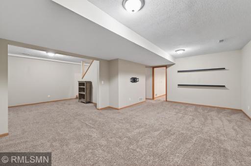 20374 Kensington Way, Lakeville, MN 55044