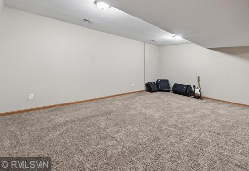 20374 Kensington Way, Lakeville, MN 55044