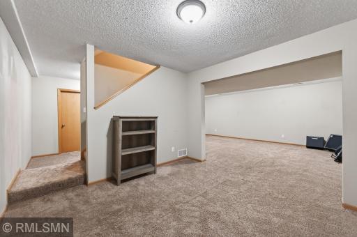 20374 Kensington Way, Lakeville, MN 55044