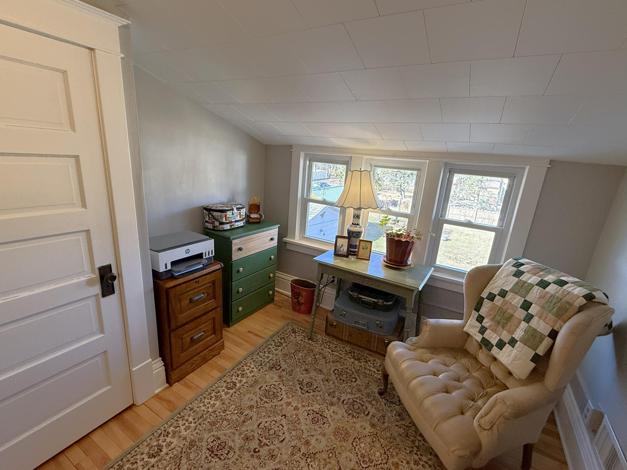24 Bedroom 2 - Upper Level.jpg
