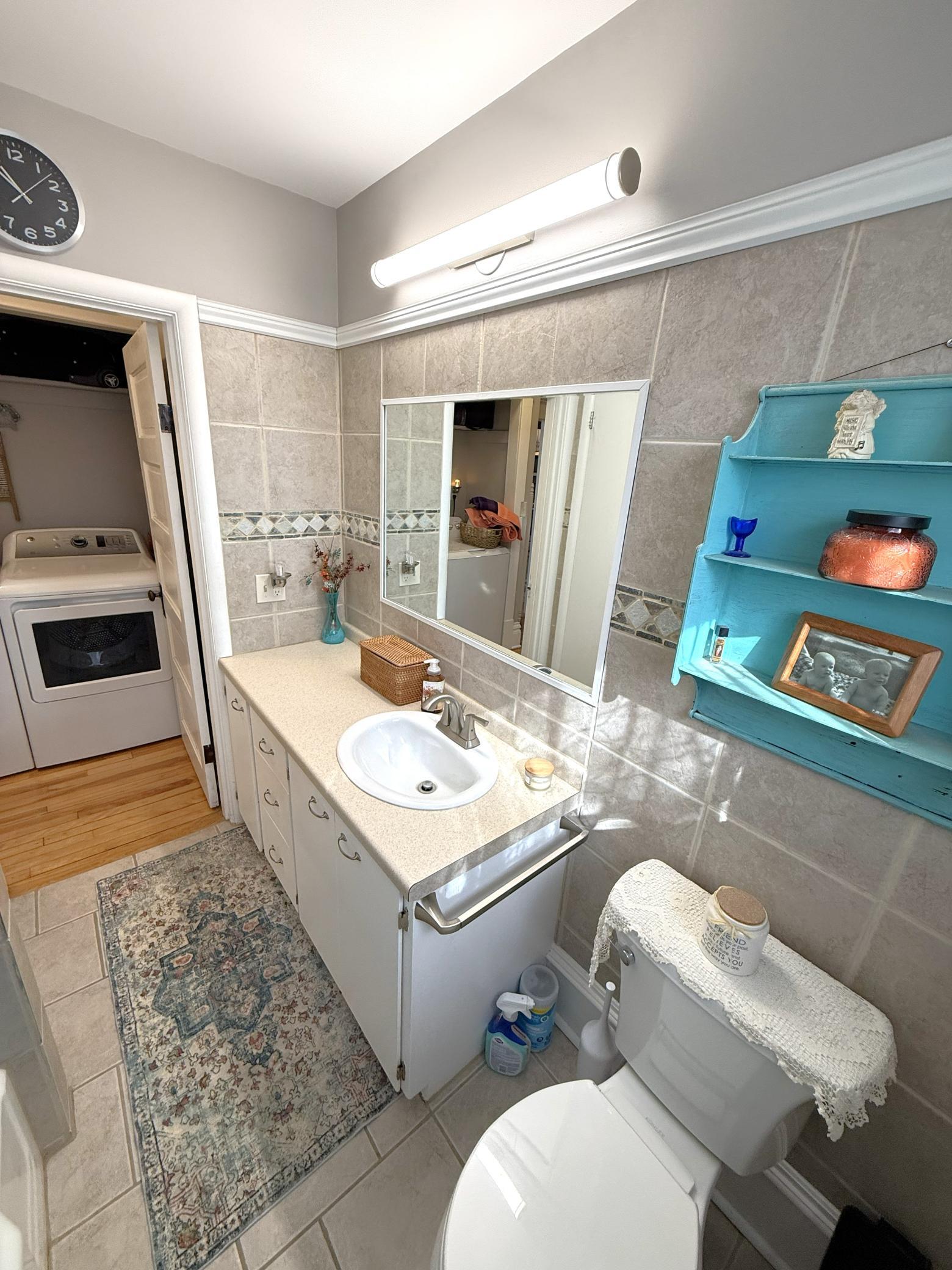 14 Main Level Bathroom.jpg