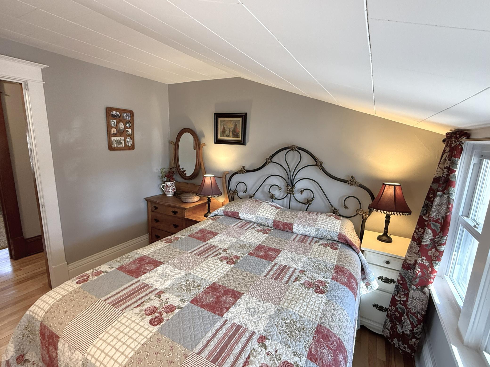 30 Bedroom 4 - Upper Level.jpg