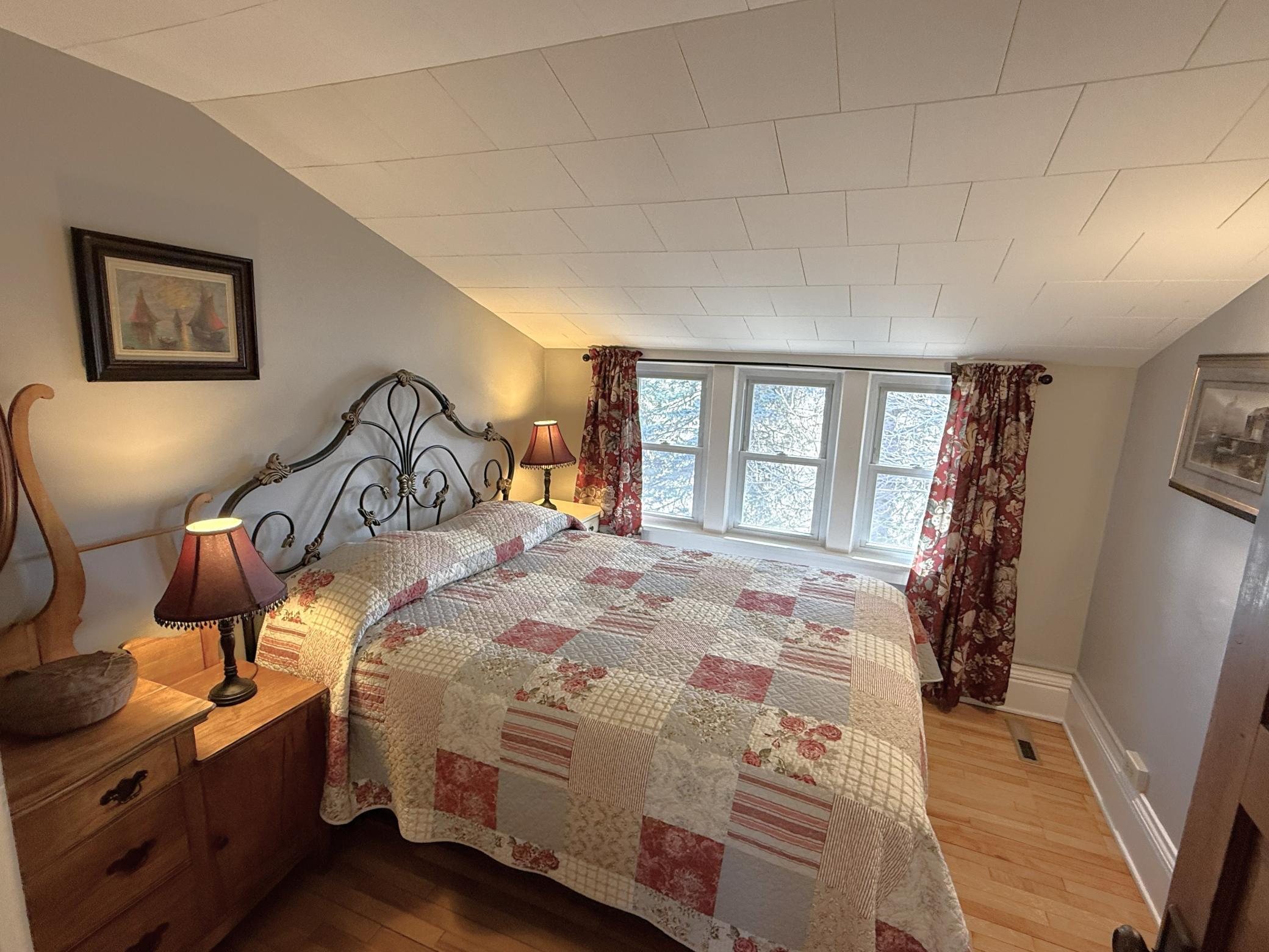 29 Bedroom 4 - Upper Level.jpg