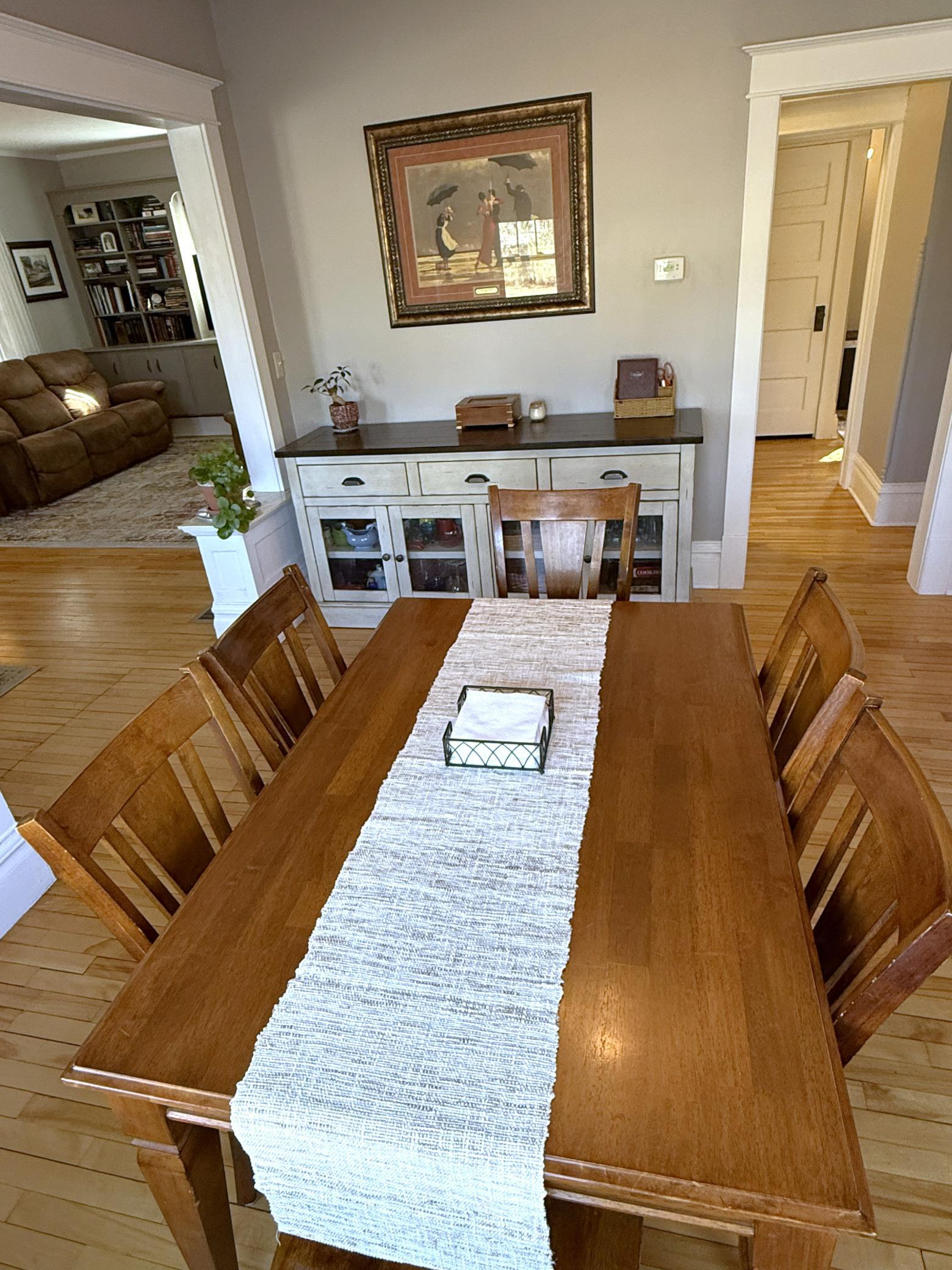 8 Dining Room.jpg