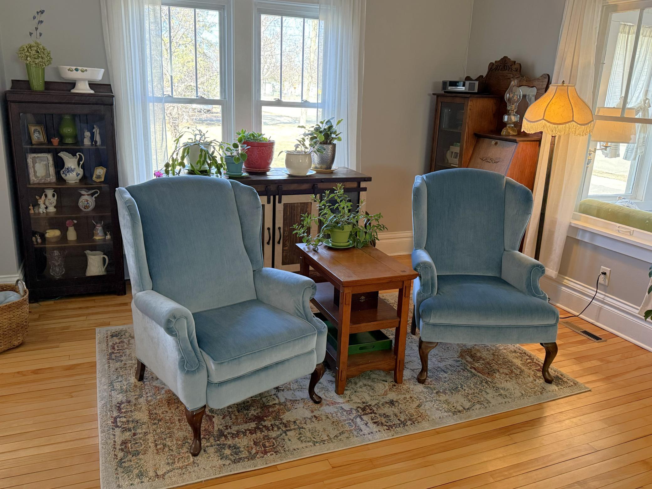 18 Living Room.jpg