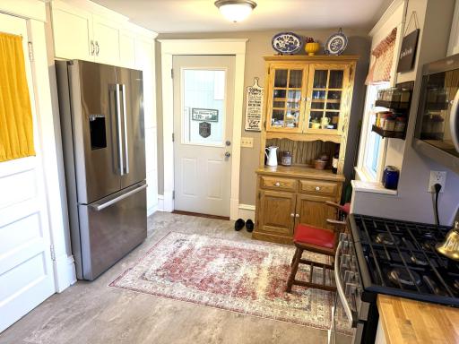 5 Kitchen all Stainless Steel Appliances.jpg