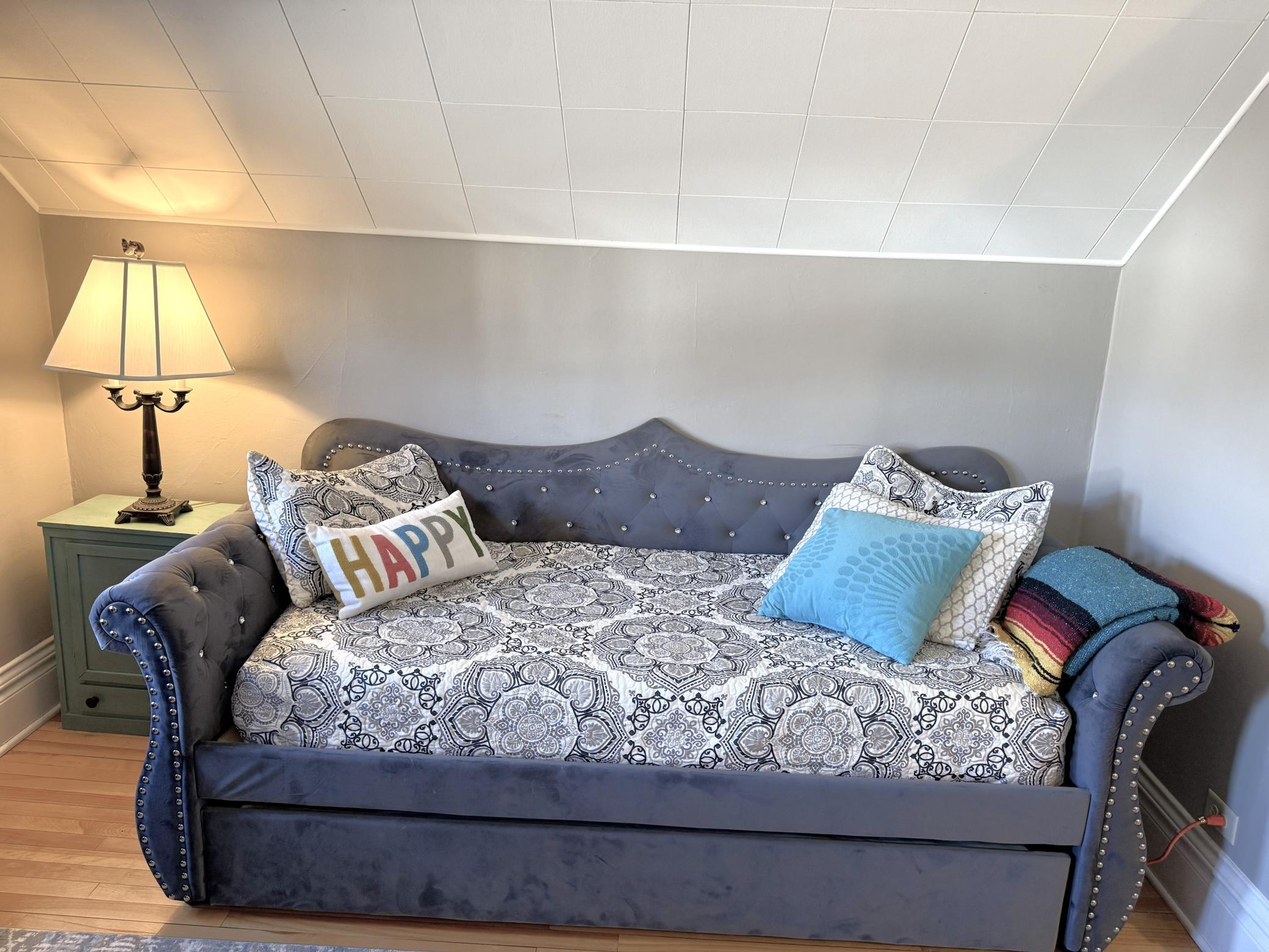 27 Bedroom 3 - Upper Level.jpg