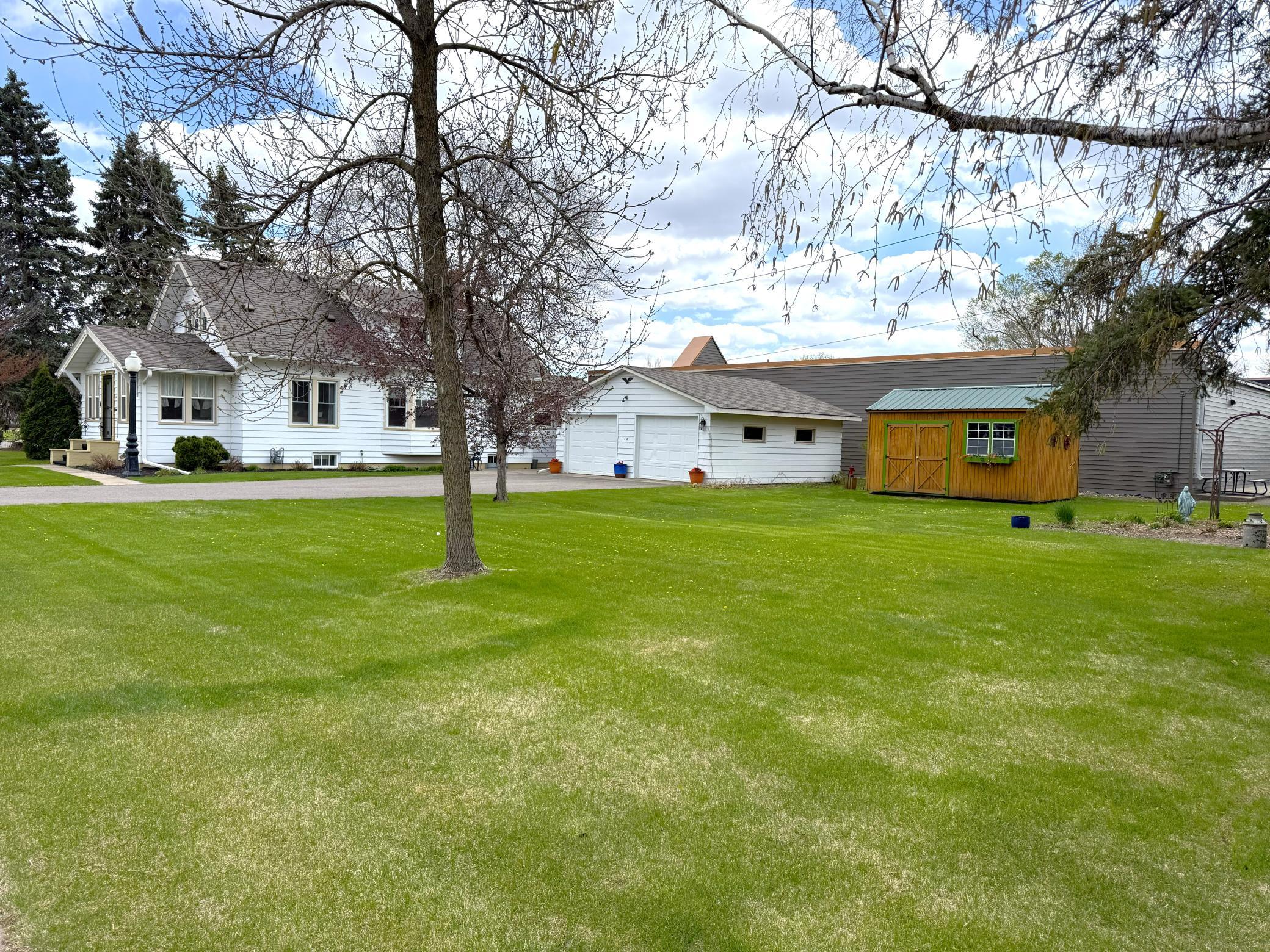 47 414 1st Ave NE Large Corner Lot.jpg