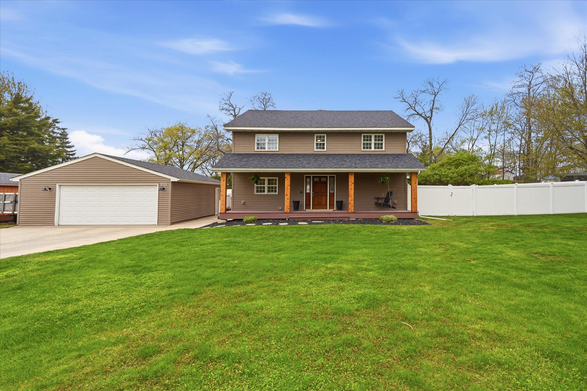 06-811 Montrose Blvd [3036401]- 006.jpg