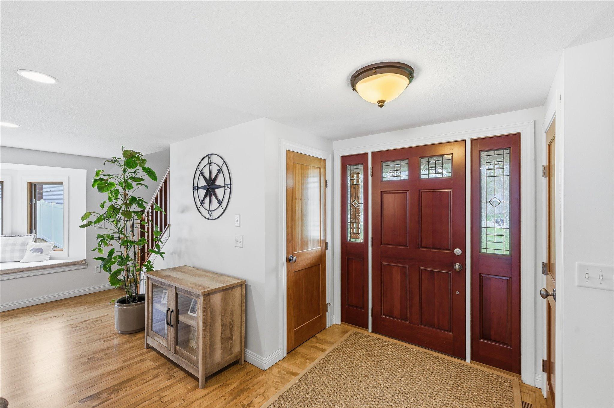 11-811 Montrose Blvd [3036401]- 011.jpg