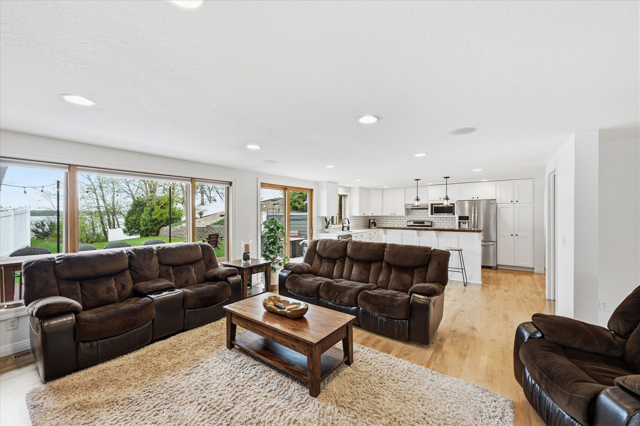 24-811 Montrose Blvd [3036401]- 024.jpg