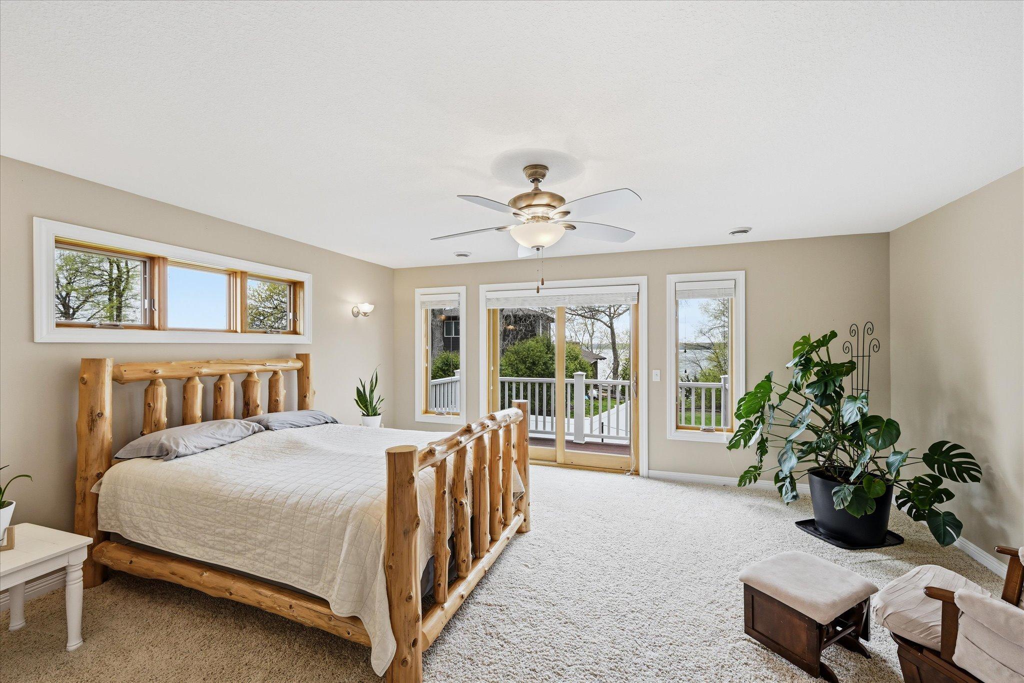 48-811 Montrose Blvd [3036401]- 048.jpg