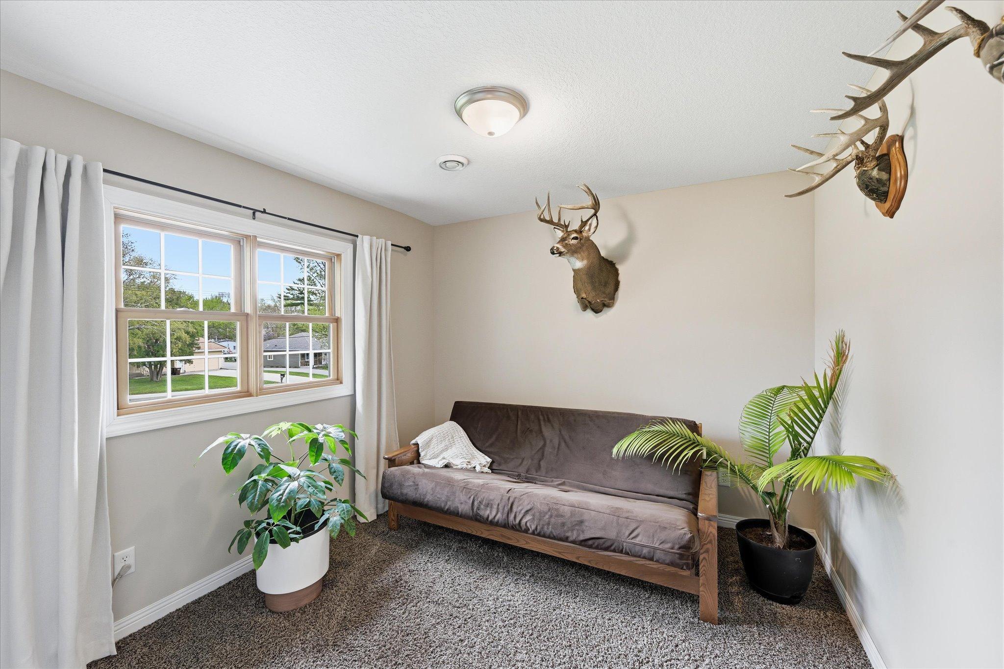 38-811 Montrose Blvd [3036401]- 038.jpg