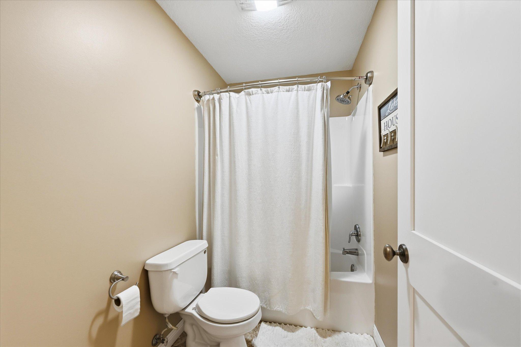43-811 Montrose Blvd [3036401]- 043.jpg