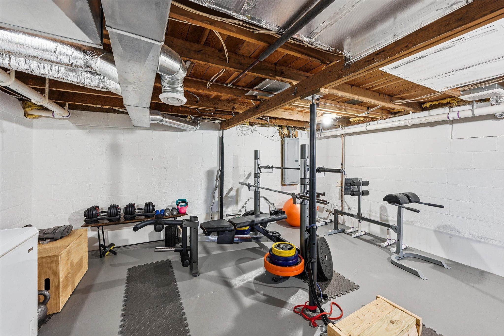 59-811 Montrose Blvd [3036401]- 059.jpg