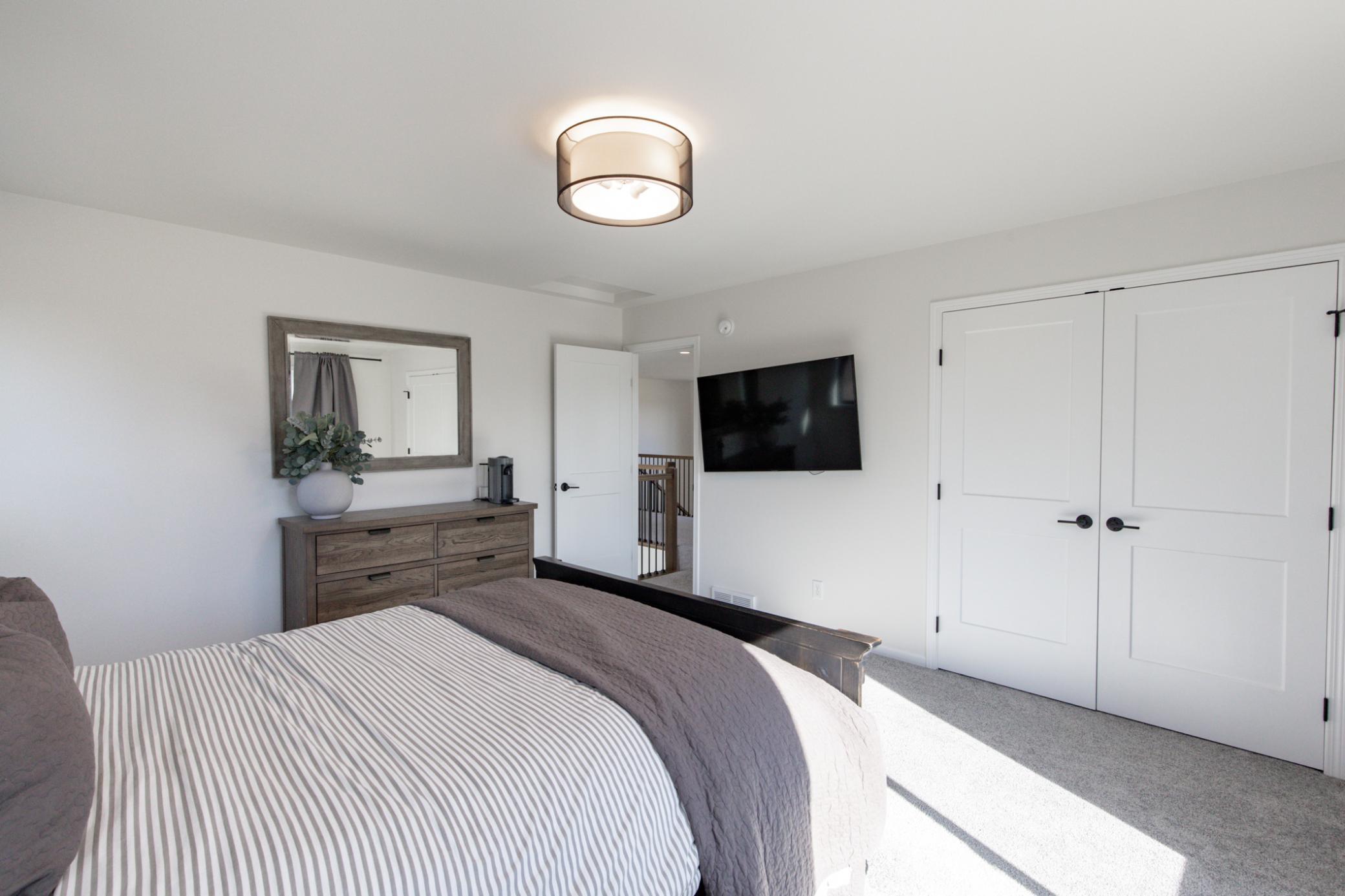 Guest bedroom
