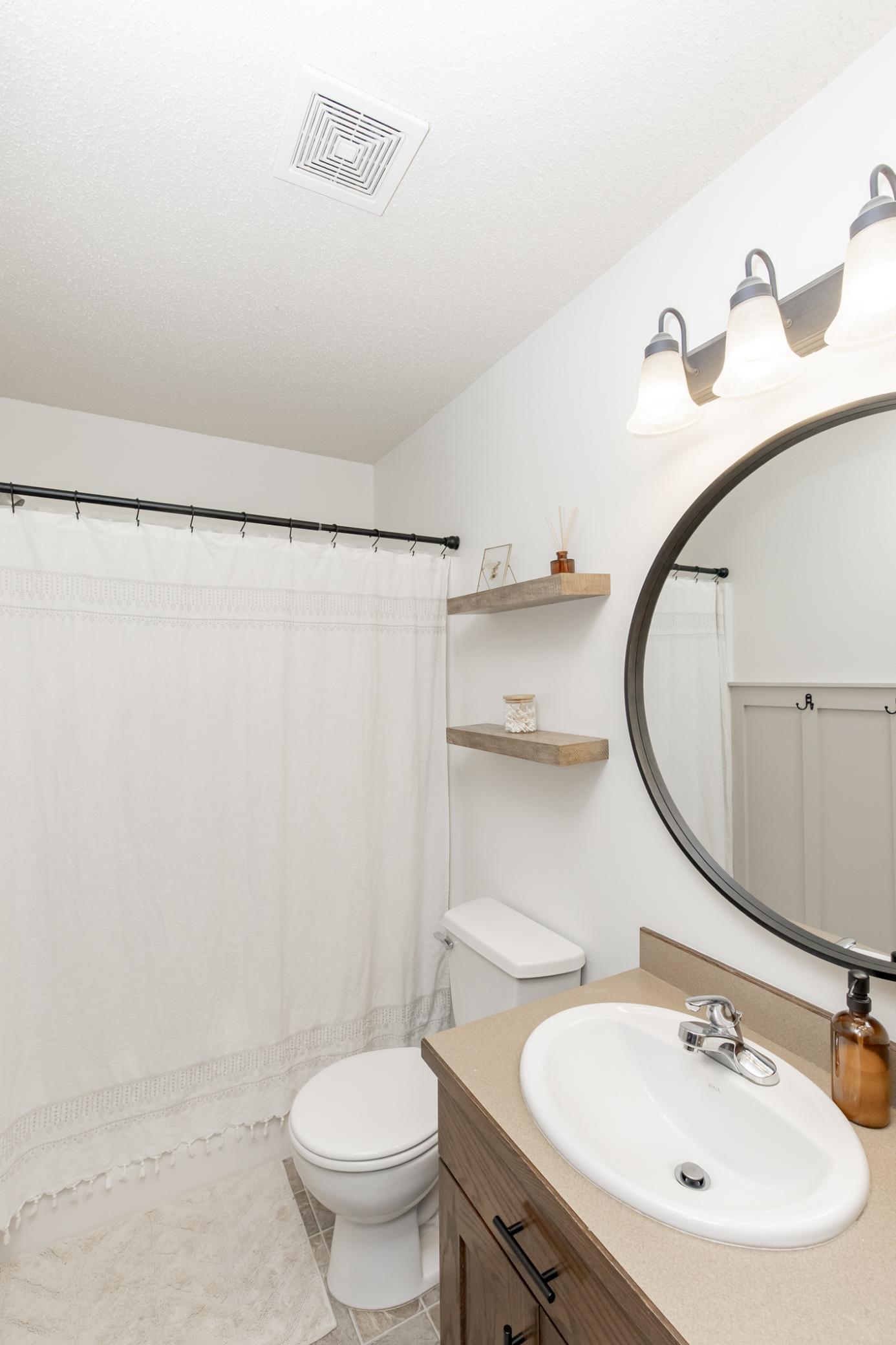 Bathroom - Upstairs