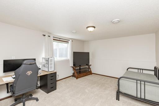 2554 54th Avenue S, Fargo, ND 58104