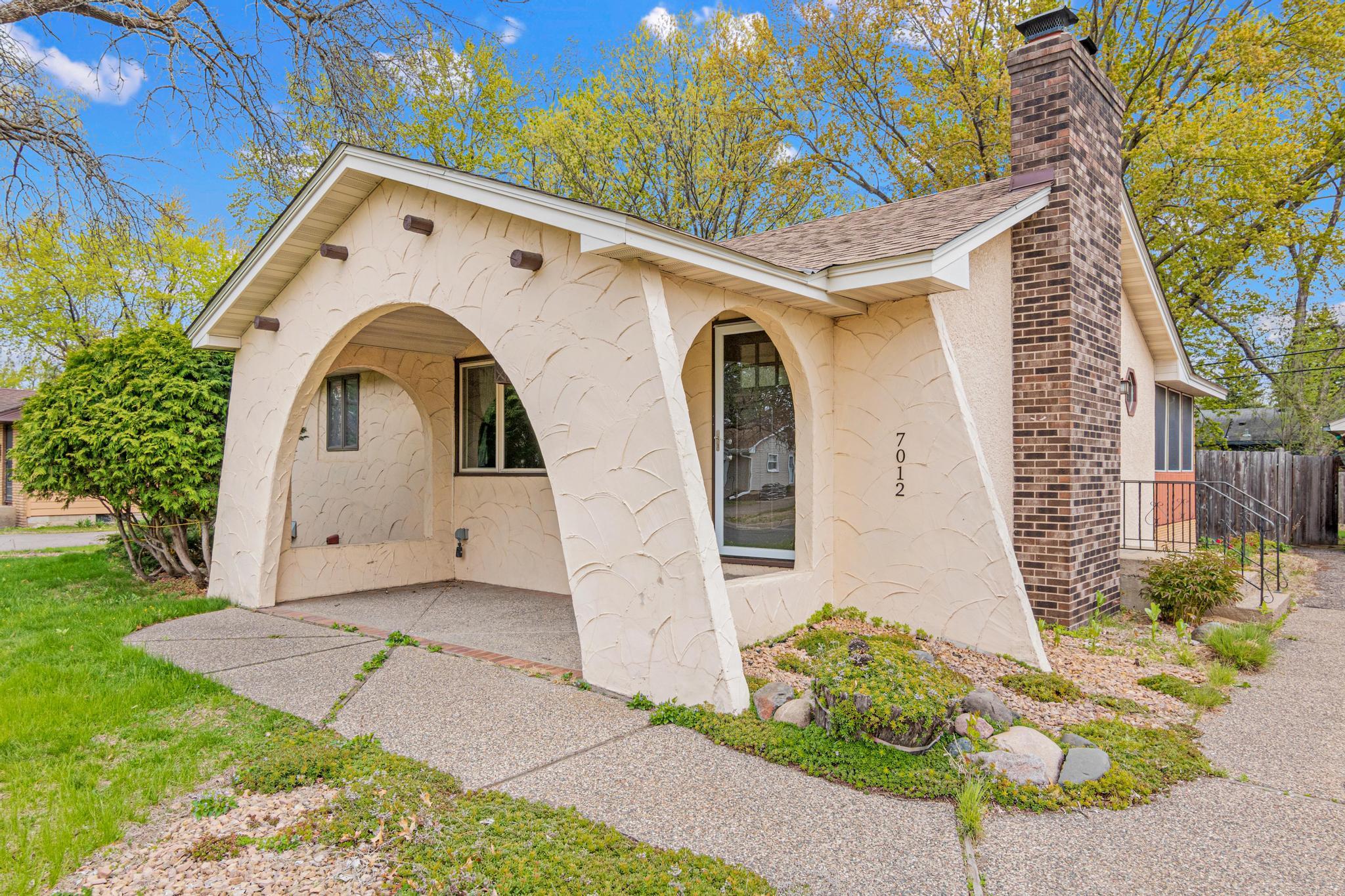 7012 Newton Ave N-23.jpg
