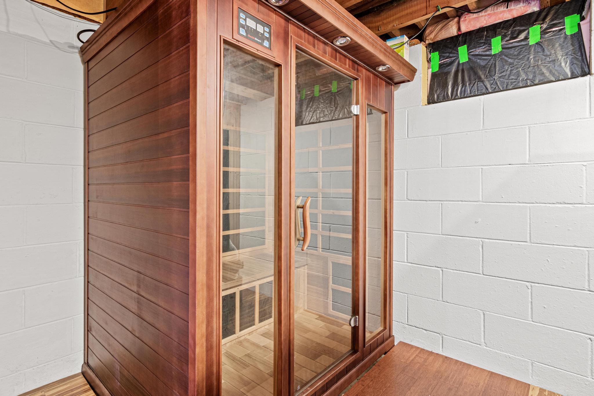 7012 Newton Ave N-17.jpg
