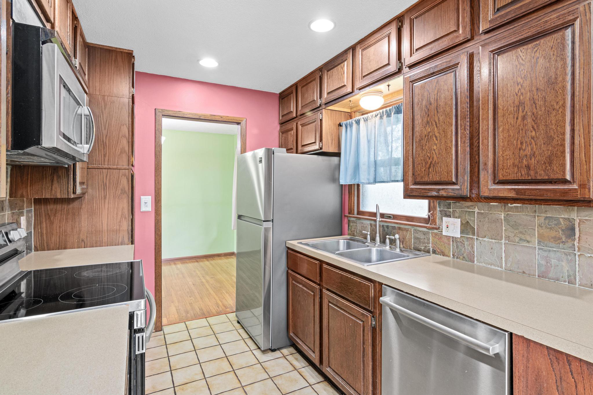 7012 Newton Ave N-12.jpg